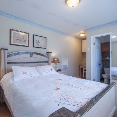 Standard Queen Room with Pool View The Inn at Sunset Cliffs Promo Code