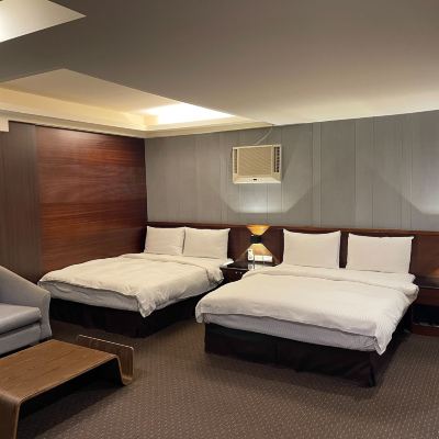 溫馨4人房 宜蘭羅東山水商務飯店優惠