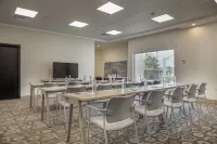 薩爾蒂洛Staybridge套房公寓飯店
