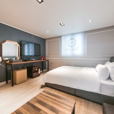 Premium(Double Bed, Roof Top Smoking And Outdoor Table Rest Area) Tongyeong Hotel Hora 쿠폰