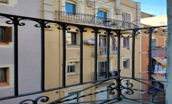 Barceloneta Apartment with Balcony