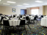 Holiday Inn Express & Suites EDMONTON-INTERNATIONAL AIRPORT by IHG Hoteles en Nisku