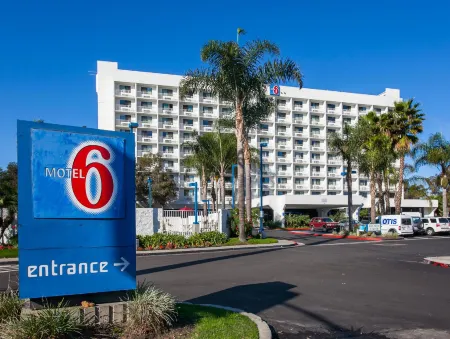 Motel 6 Los Angeles, CA - Los Angeles - LAX