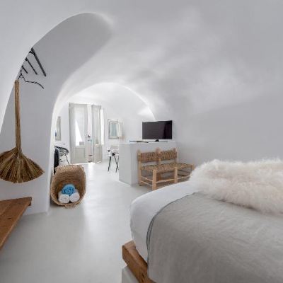 Executive Suite (Cave Heated Jacuzzi) Cocoon Suites Promo Code