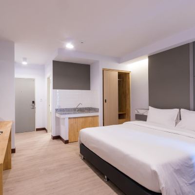 標準陽台特大床房 關鍵點飯店優惠