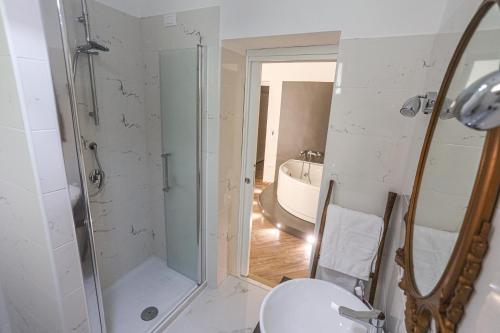 特大床间 - 带spa浴缸