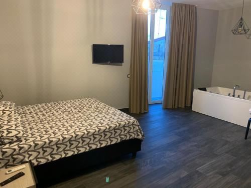 豪华双人或双床间 - 带spa浴缸