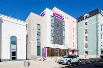 Premier Inn Tenby Town Centre Hotele w: 