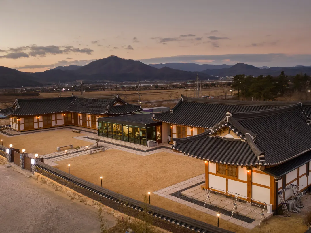 Gyeongju Wonhwaru - Gyeongju-si