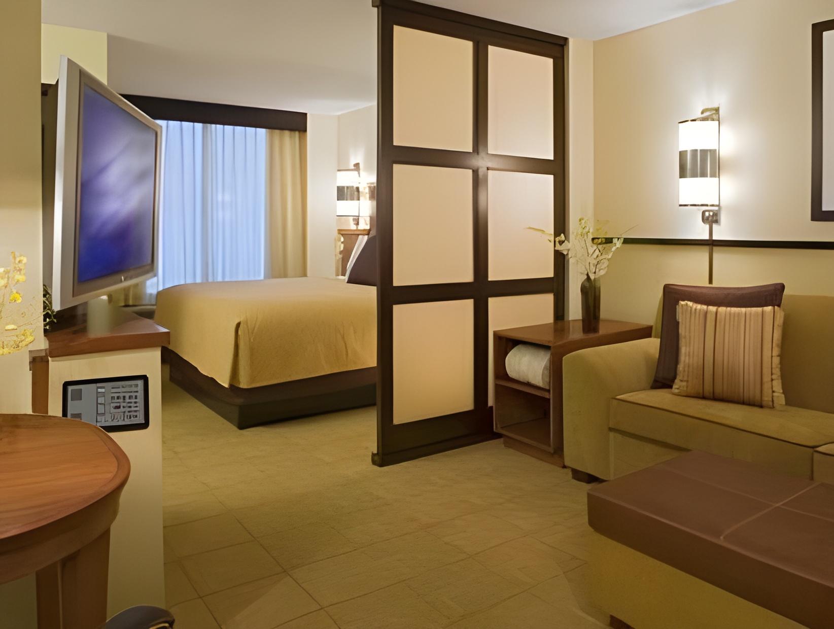 特大床房（带梳化床）