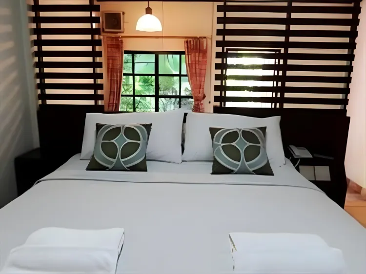 ห้องดีลักซ์ เตียงใหญ่ 1 เตียง