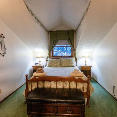 Bridal Room 7 Gables Inn & Suites Promo Code