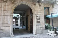 Via Rusconi 10 - byMyHomeinComo