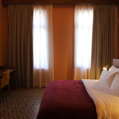 Deluxe Double Room Lost Promo Code