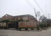 查裡普雷斯套房飯店