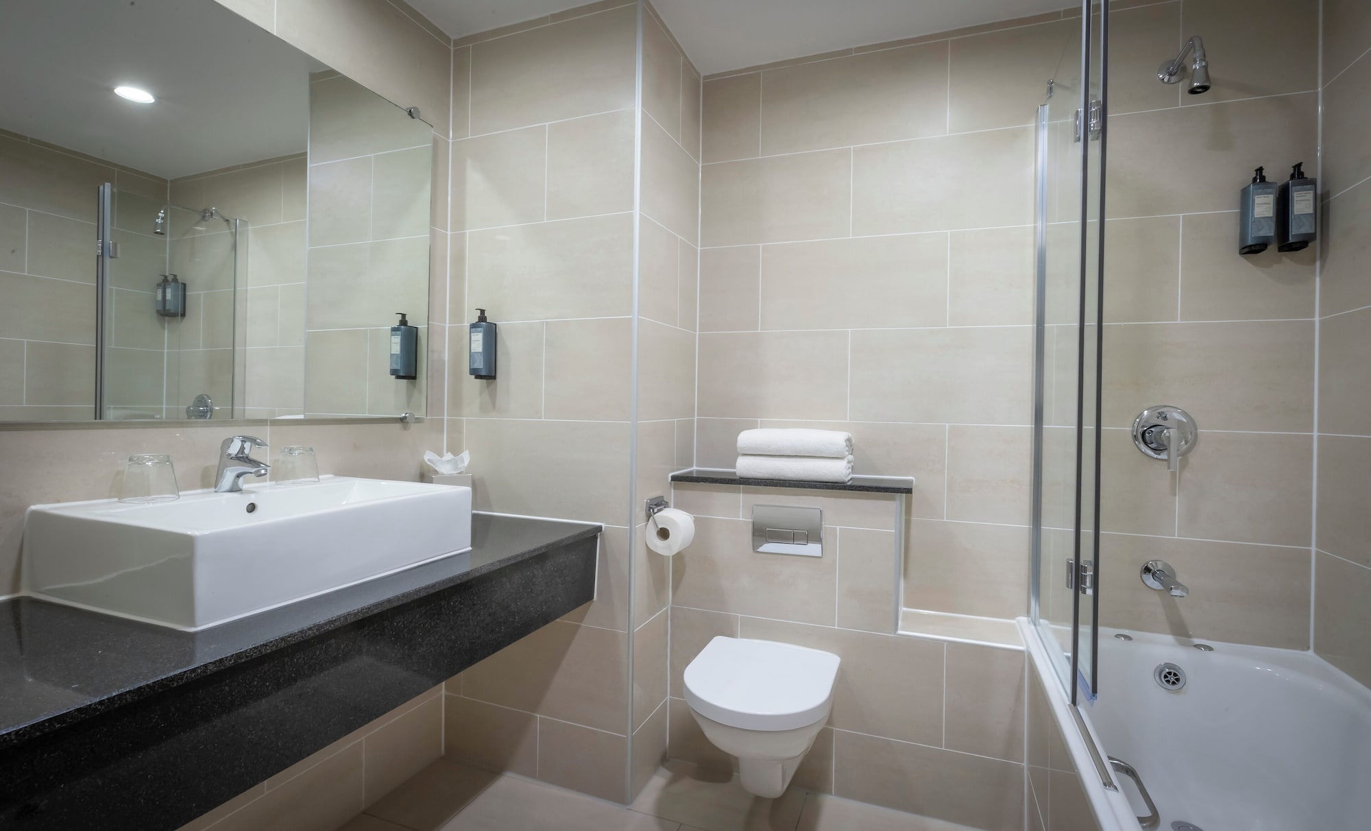 豪华双人和单人床房