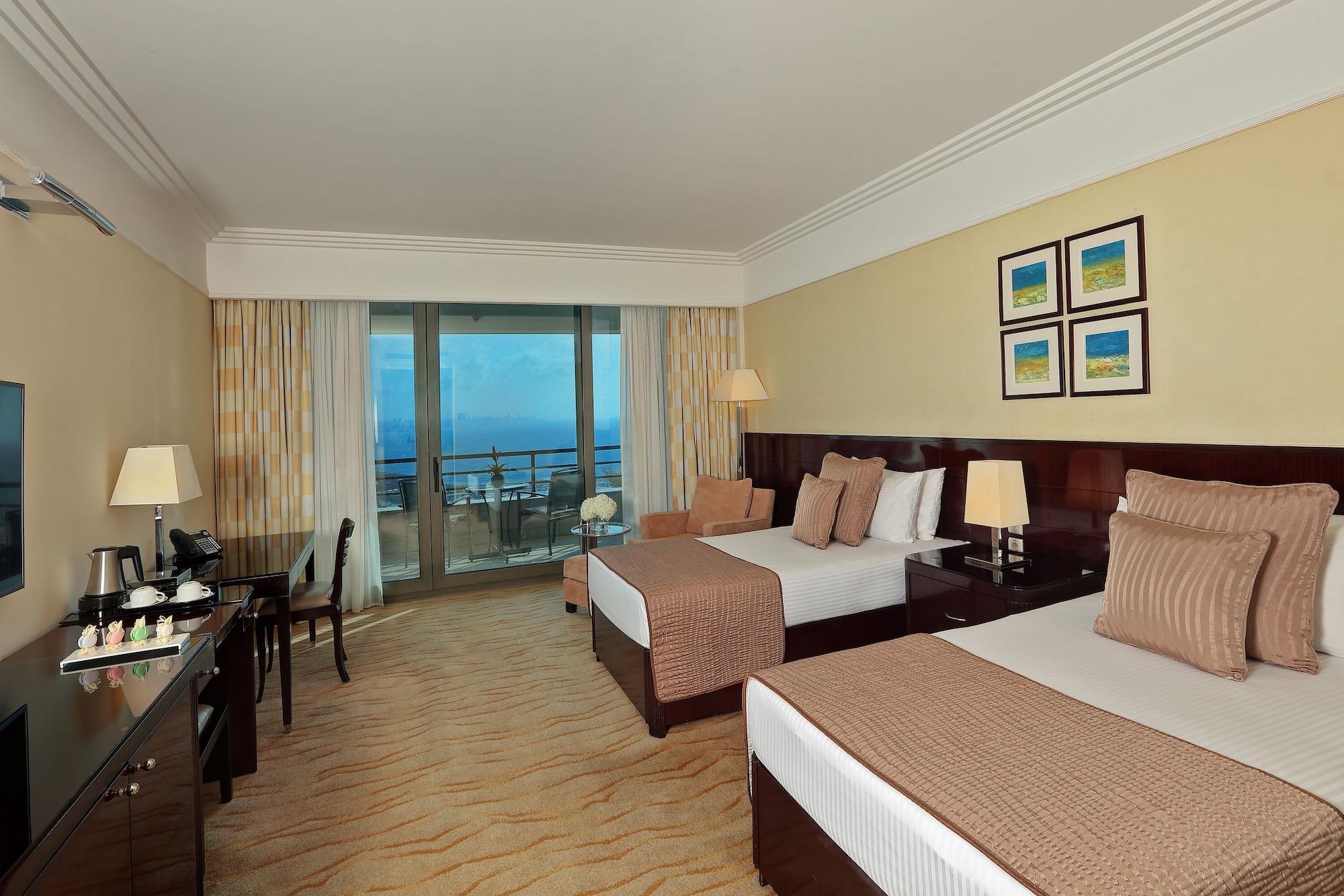 豪华双床房， 2 张单人床