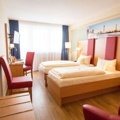 Standard Double Room with Balcony Hotel National Düsseldorf Promo Code