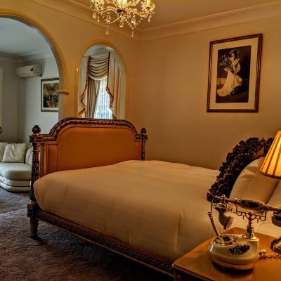 標準房， 陽台 （維多利亞套房） 複式， 寬敞休息區， 連通浴室 莊園酒店優惠