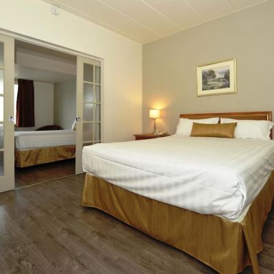 標準雙人房， 2 張大床， 允許帶寵物 旅遊酒店優惠