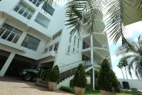 Hotel Oviya Hotel di 
