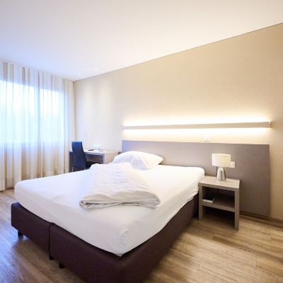 Standard Double Room Hotel am Kreisel: Self-Service Check-in Hotel Promo Code