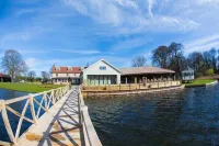 The Boathouse Hotel di 