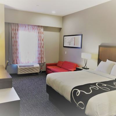 King Suite-Non-Smoking Hotel Glenpool Promo Code