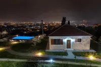 Uphill Glavanovic Pool Villa Hotele w: 