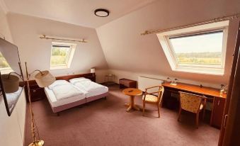 Hotel Thesdorfer Hof - Housity