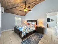 Pet Friendly, Golf Cart Included, Eleuthra Villa, Treasure Cay, Bahamas Hôtels à : 