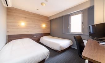 Super Hotel Ube Natural Hot Springs - Housity