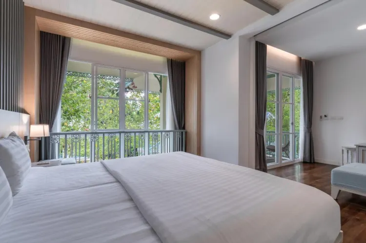 ห้องดีลักซ์ เตียงใหญ่ 1 เตียง