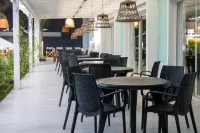 Howard Johnson by Wyndham Carilo Convention Center
