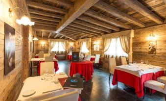 Hotel Arisch - Housity