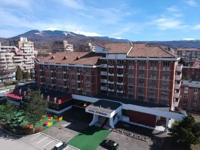 佩特羅沙尼出租房 - Hotel Petroshani srl 住宿飯店
