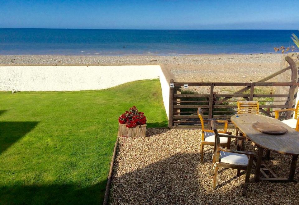 Superb Cintra Beachside ApartmentsGreat Orme Apartment With Sea View