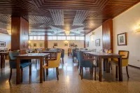 Hotel Onix Отели в г. 