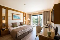 PortAventura Hotel Roulette - Unlimited access to PortAventura Park & 1 access to Ferrari Land
