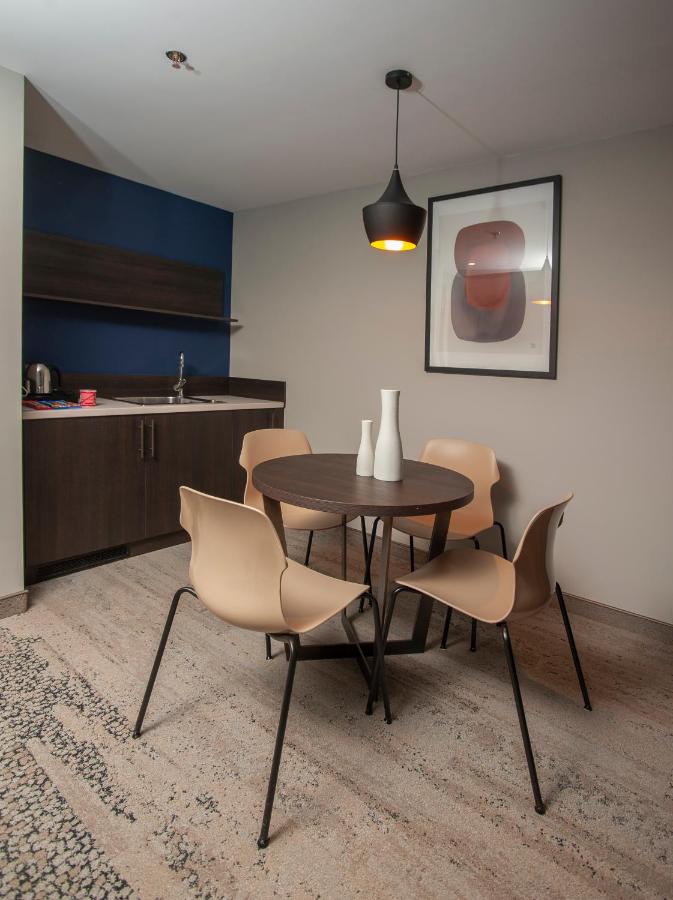 voco PODGORICA by IHG一卧室特大床套房