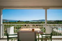 Leonidas Resort