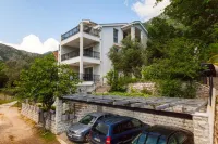 Apartments Castello Risano Hotels in 