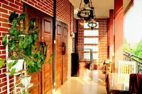 The Homey Rooms and Tours