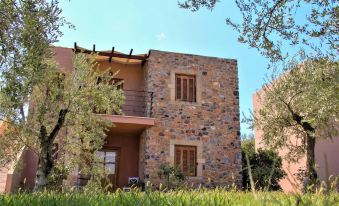 Liotrivi Historical Mansion and Boutique Hotel - Housity