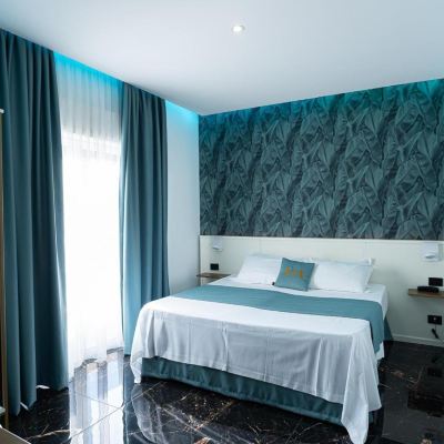 Deluxe Junior Suite Hotel Max Promo Code