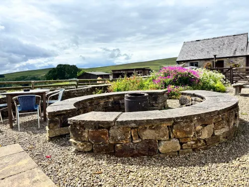 Hollybush Inn