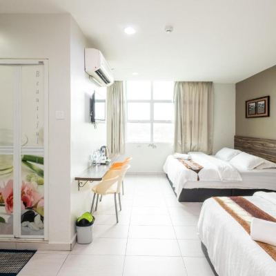 Bilik Keluarga Kupon BG Business Hotel