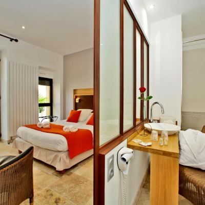Standard Double Room Hotel de Compostelle Promo Code