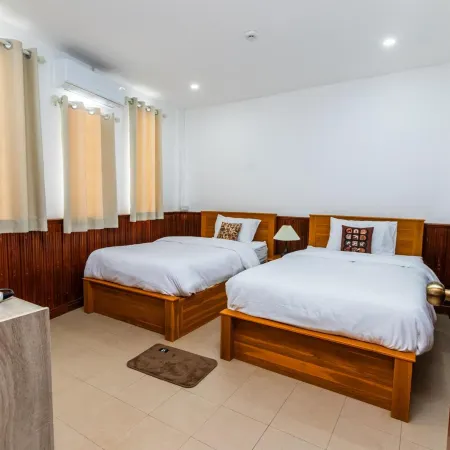 Nisa Hostel Отели в г. Паксе