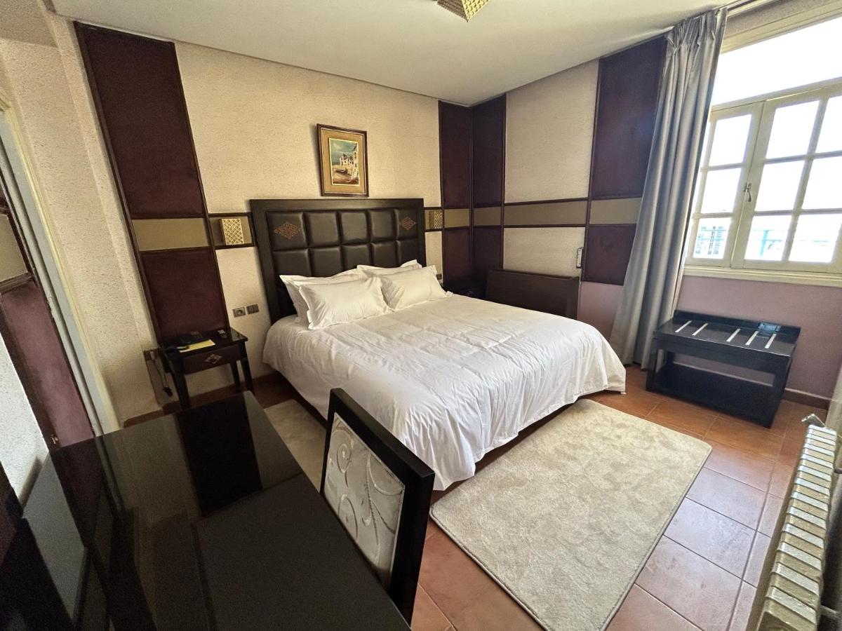 带露台的小型套房